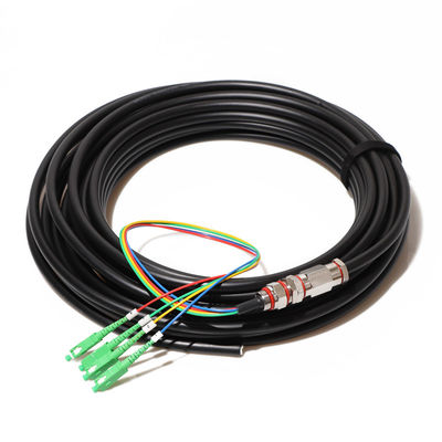 4 pre terminati svuotano la treccia impermeabile del cavo a fibre ottiche di FOC