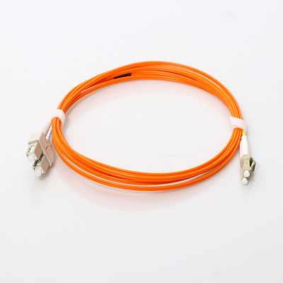 OM4 misto duplex 2 misura 50/125 di cavo con un contatore di toppa a fibra ottica di LC